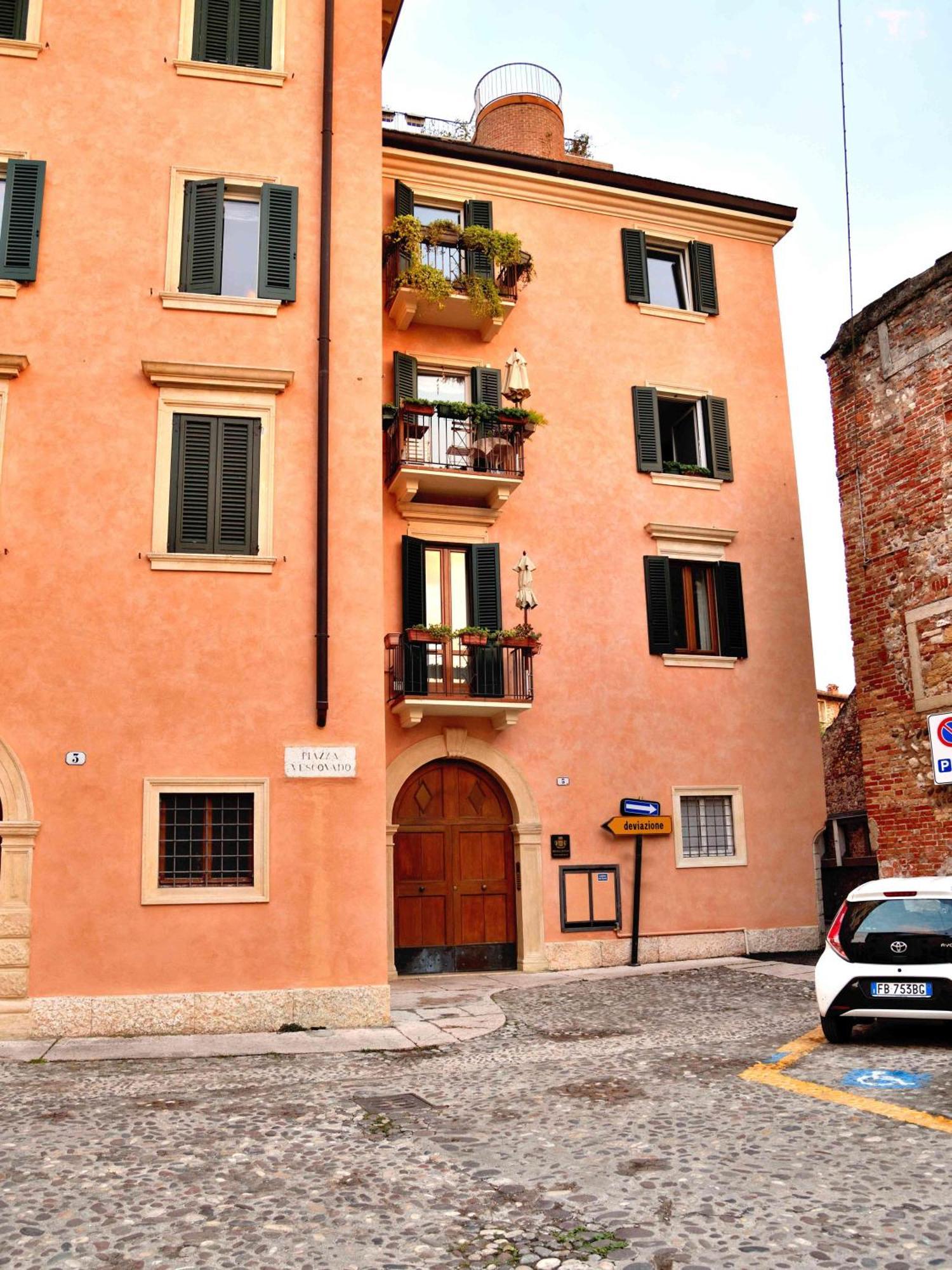 Regal House Verona Vescovado Eksteriør billede